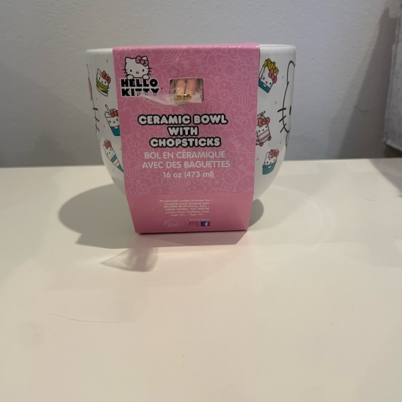 NWT Hello Kitty Sanrio Ramen Bowl w/ Chopsticks Set - Picture 4 of 6